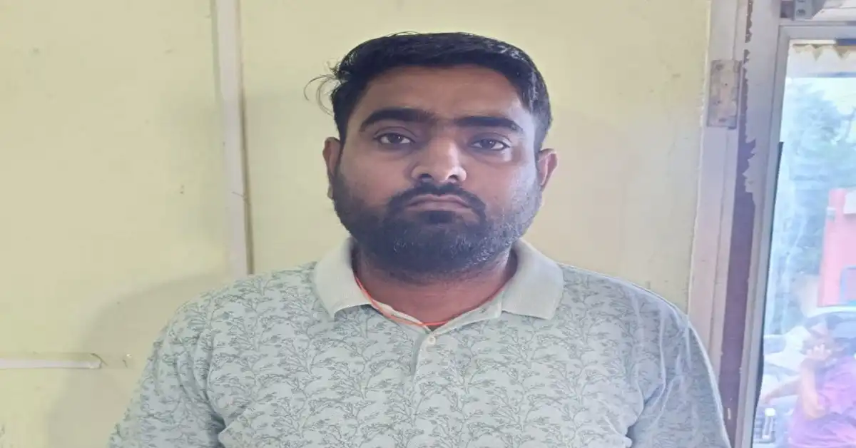 Two GUDA employees caught taking bribe from Pradhan Mantri Awas Yojana beneficiary